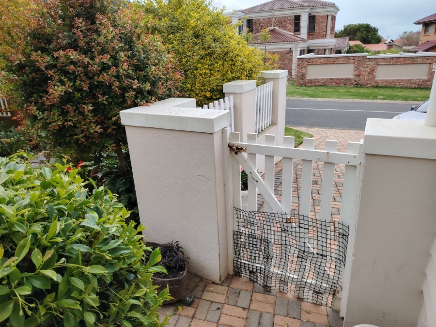 5 Bedroom Property for Sale in Outeniqua Strand Western Cape